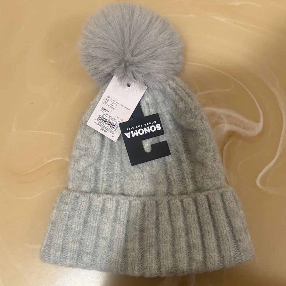 Sonoma Goods For Life Gray Cable Knit Pom Beanie Hat NWT Winter Cozy